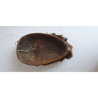 Afrikaans houten masker met schelpen